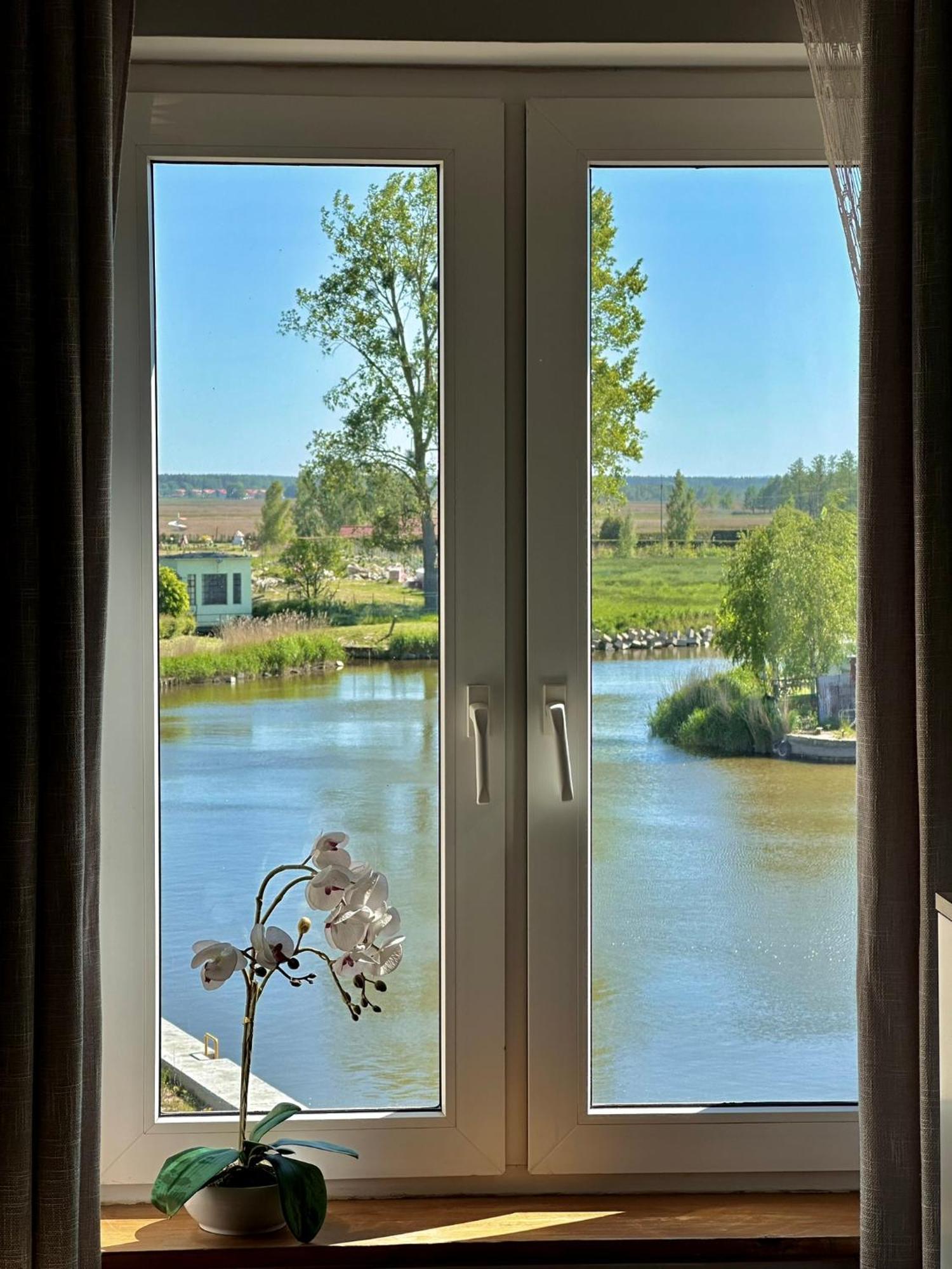 Pod Papugami - Komfortowe Pokoje Z Widokiem Na Rzeke Leba Bagian luar foto